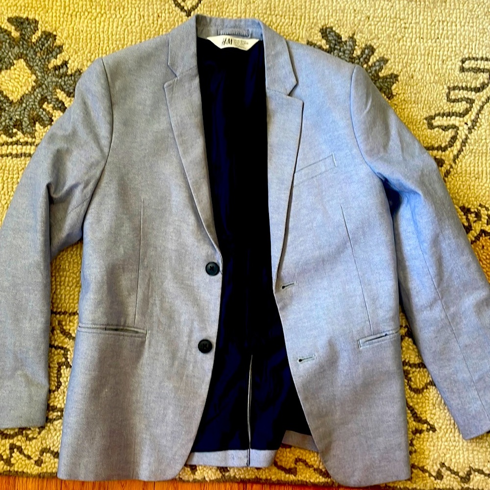 Blue blazer, size 8. Good condition